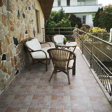 Black Pearl Guest house *
